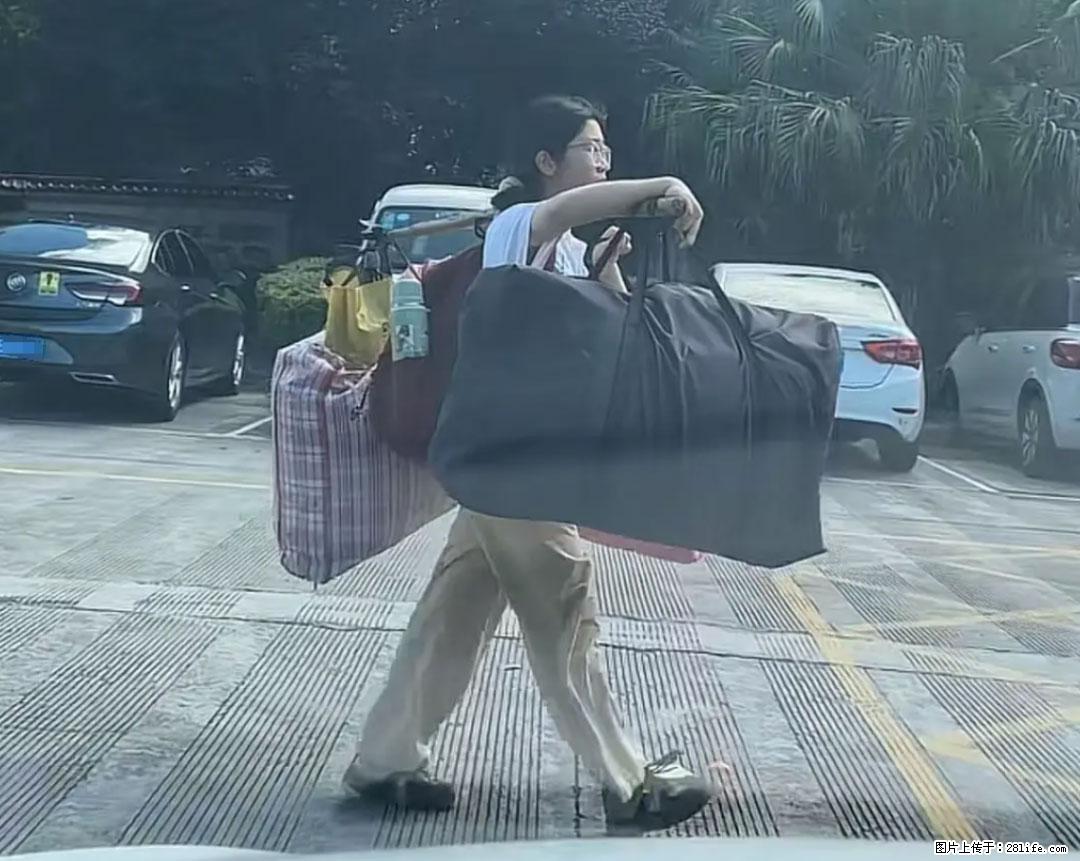 全网追的“扁担女孩”，找了一份暑假工，时薪12元 - 齐齐哈尔生活资讯 - 齐齐哈尔28生活网 qqhr.28life.net